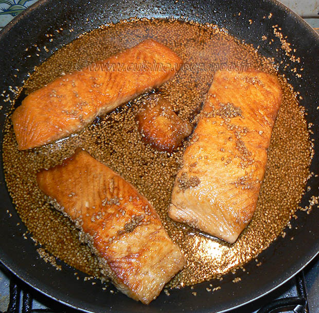 Pavé de saumon laqué, semoule épicée etape3