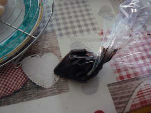 Litchis caramélisés, cœur chocolat noir etape2