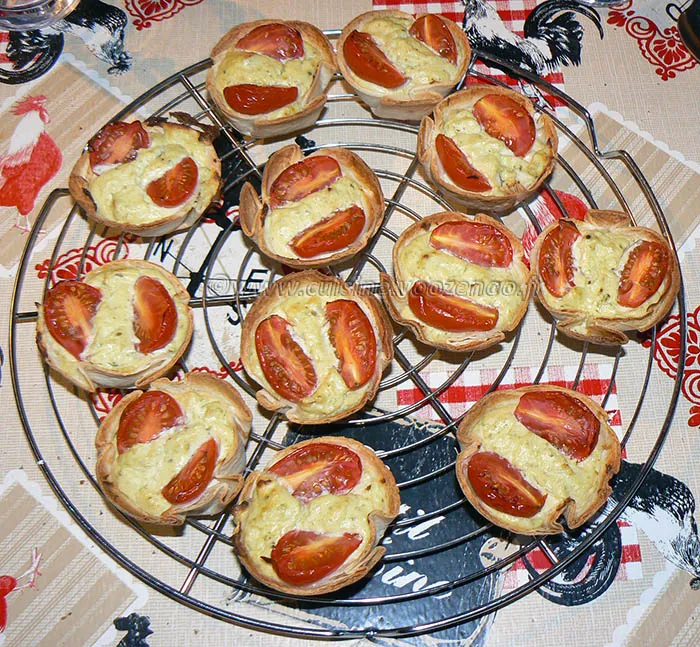 Tortilla au pesto, tomates cerise façon mini-quiches fin