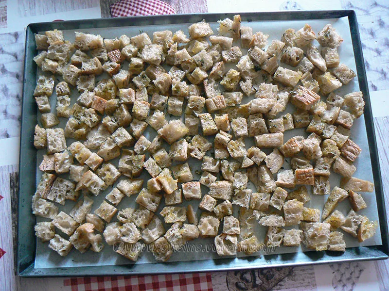 Soupe de radis et ses croûtons au thym version apéro etape3