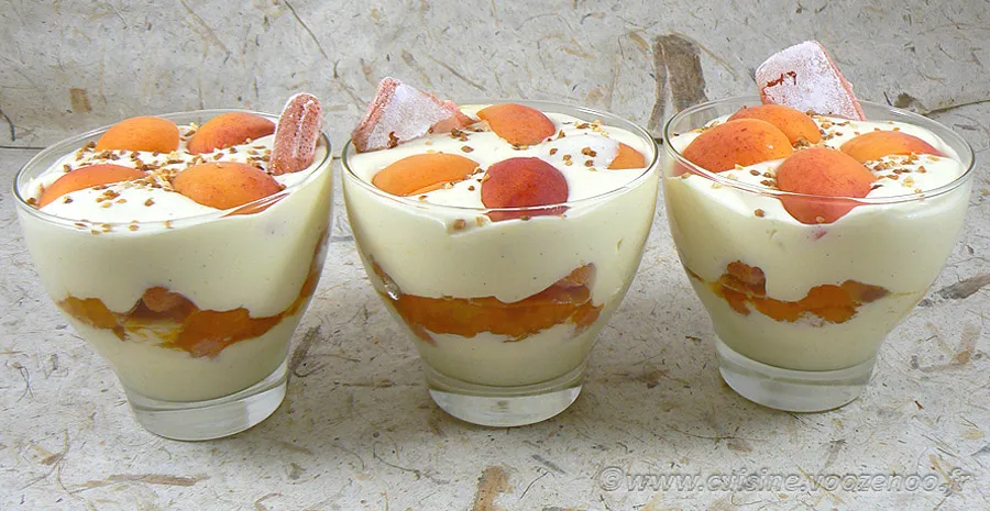 Tiramisu aux abricots et biscuits roses de Reims