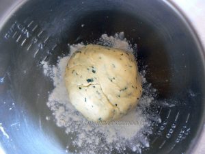 Tarte tomate, estragon et fromage etape 1