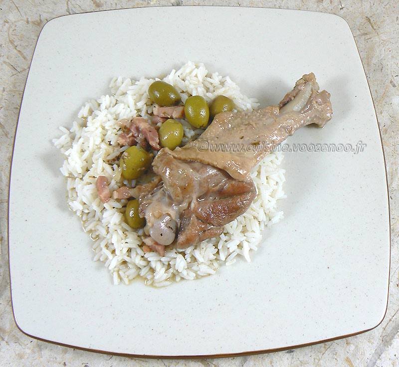 Manchons de canard aux olives vertes et lardons fin2