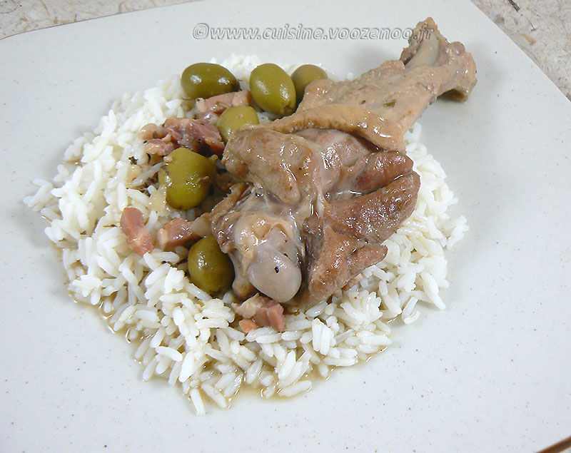 Manchons de canard aux olives vertes et lardons presentation