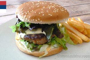 Pljeskavica - le hamburger des Balkans slider