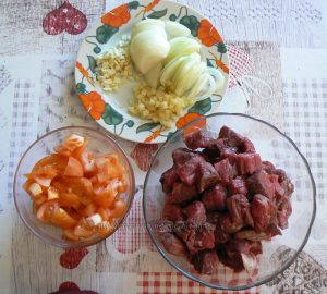 Shoko, sauce d'épinards à la viande - Ghana etape1