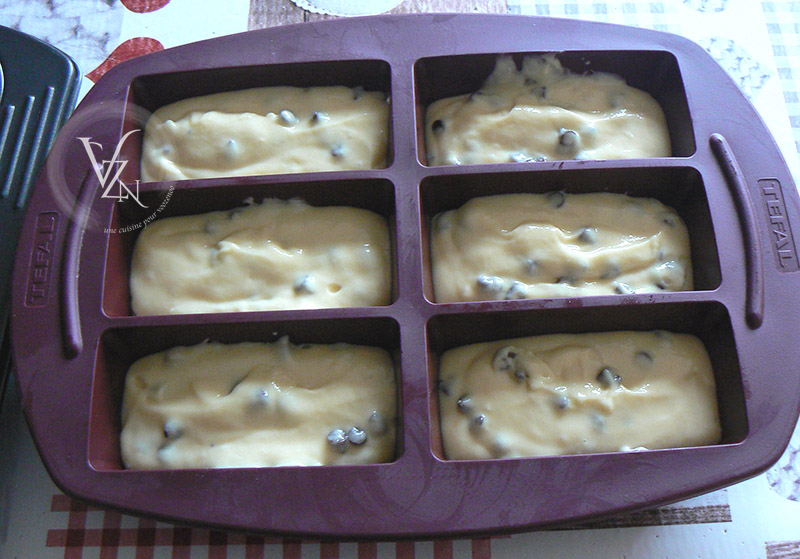 Mini cakes aux petits suisses et pépites de chocolat fin
