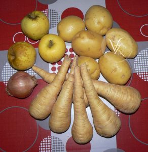 Velouté de panais, pommes de terre et pommes etape1
