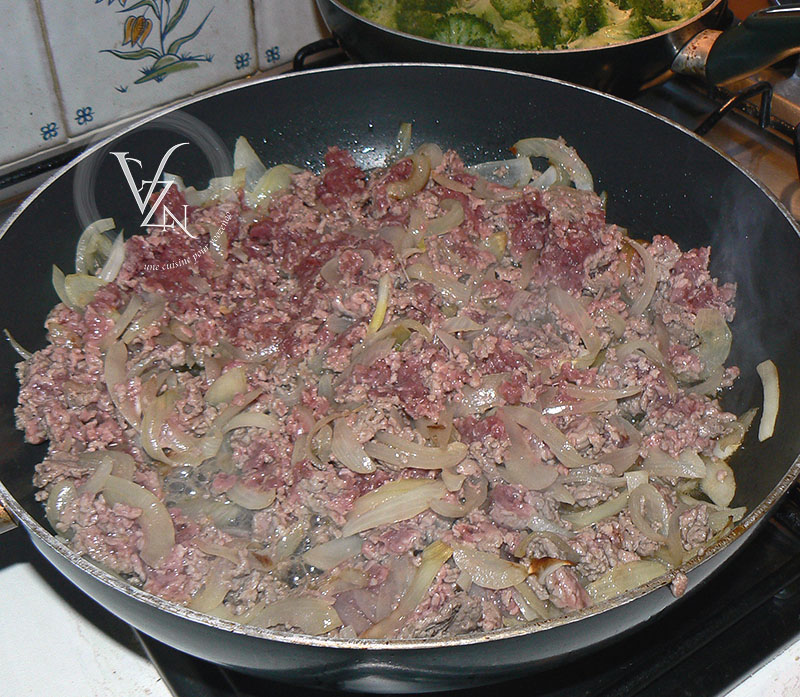 Tourte épicée à la viande hachée et brocolis etape4