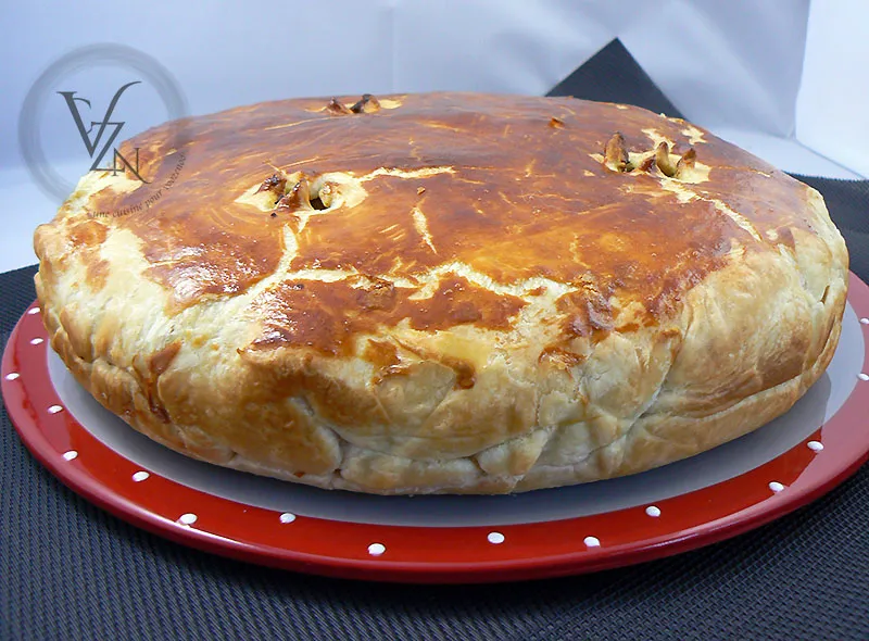 Tourte épicée à la viande hachée et brocolis fin