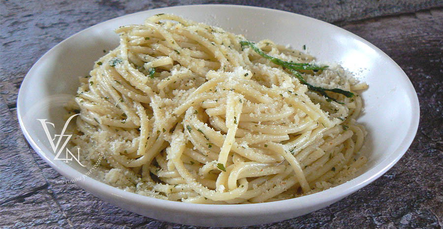 Spaghetti à l’ail et huile d’olive slider