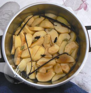 Compote de pommes, vanille et cardamome etape