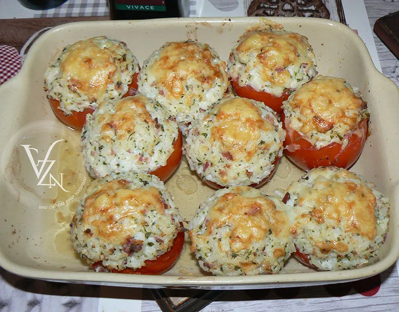 Tomates farcies au riz, carré frais et jambon fin