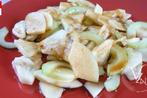Salade indonésienne, ananas et concombre slider