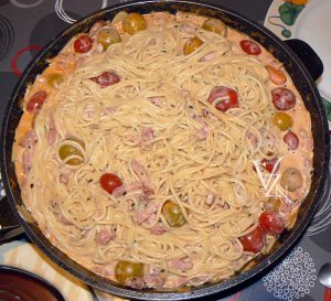 Spaghetti épicé, à l’ail, tomates et mascarpone fin