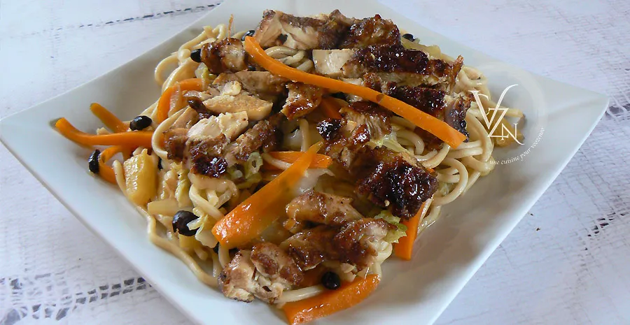 Poulet caramélisé, nouilles chinoises
