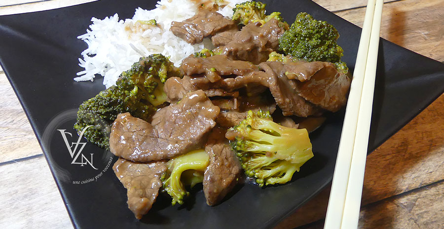 Bœuf en sauce d'huitre et brocolis slider