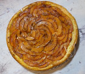 Tatin de potimarron, chèvre, pignons et miel presentation
