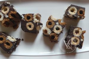 Chocolat, cigarettes et cacahuètes slider