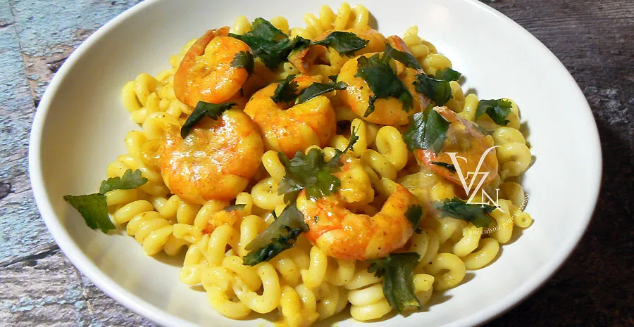 Pâtes aux crevettes et curry