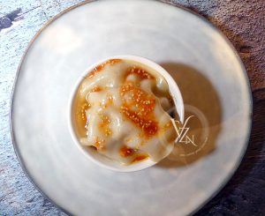 Raviolis chinois au bol presentation