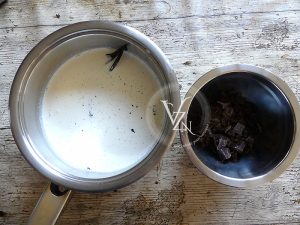 Panna cotta vanille et chocolat étape1