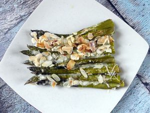 Asperges vertes au parmesan et amandes fin2