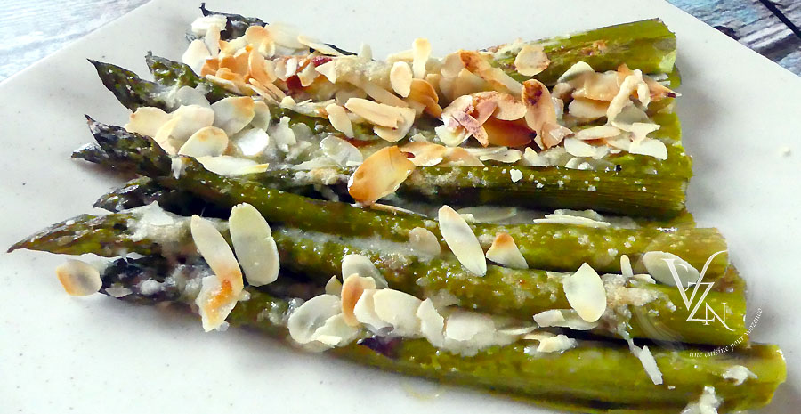 Asperges vertes au parmesan et amandes slider Asperges vertes au parmesan et amandes slider