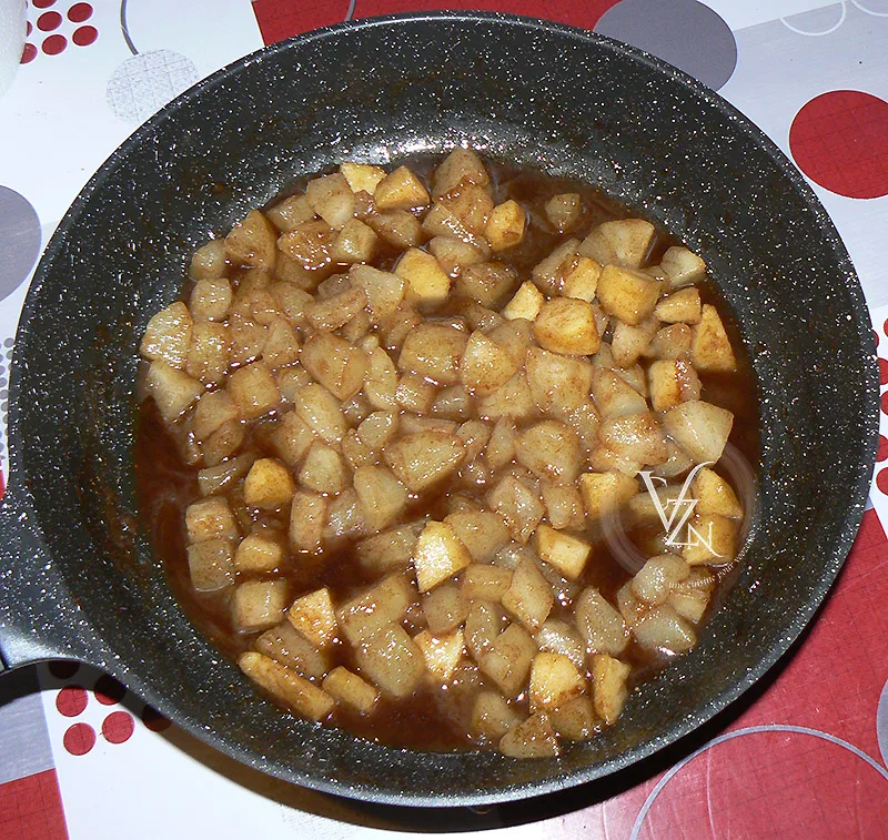 Perles du Japon vanillées sur une compotée de poires à la cannelle étape2